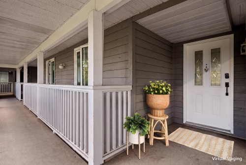 207-1518 Bowser Avenue, North Vancouver, BC 