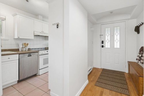 207-1518 Bowser Avenue, North Vancouver, BC 