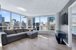 1911-833 Seymour Street  Vancouver, BC V6B 0G4