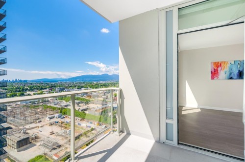 2804-4168 Lougheed Highway, Burnaby, BC 