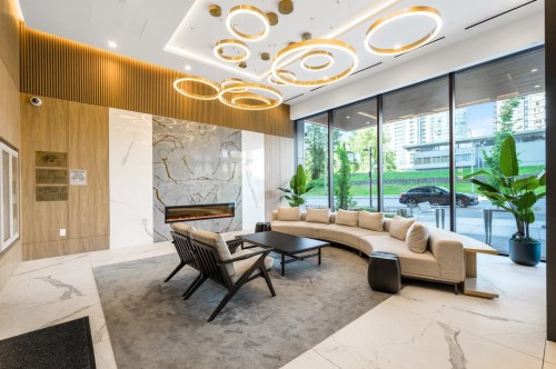2804-4168 Lougheed Highway, Burnaby, BC 