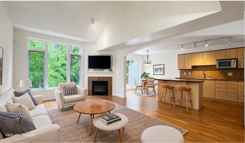 35-2351 Parkway Boulevard, Coquitlam, BC - Indoor Photo Showing Living Room With Fireplace