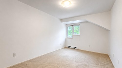 35-2351 Parkway Boulevard, Coquitlam, BC - Indoor Photo Showing Other Room