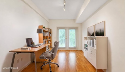 35-2351 Parkway Boulevard, Coquitlam, BC - Indoor Photo Showing Office
