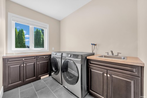 1499 Johnson Street, Coquitlam, BC - Indoor Photo Showing Laundry Room