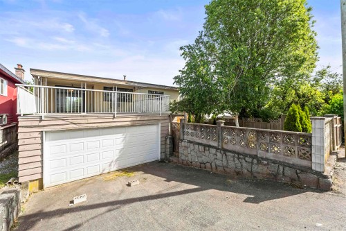 2514 49Th Avenue E, Vancouver, BC 
