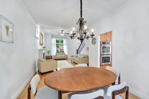 425 Tempe Crescent, North Vancouver, BC - Indoor Photo Showing Dining Room