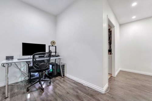 425 Tempe Crescent, North Vancouver, BC - Indoor Photo Showing Office