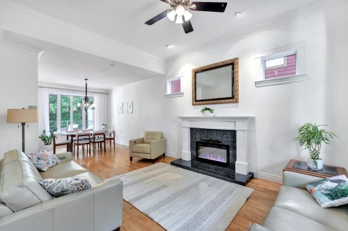 425 Tempe Crescent, North Vancouver, BC - Indoor Photo Showing Living Room With Fireplace