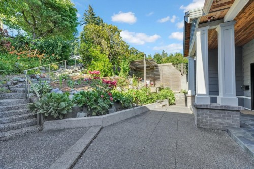 425 Tempe Crescent, North Vancouver, BC - Outdoor