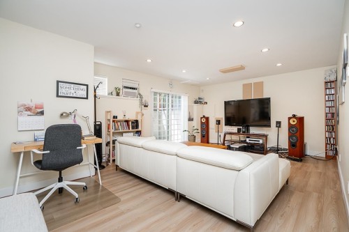 732 26Th Avenue W, Vancouver, BC 