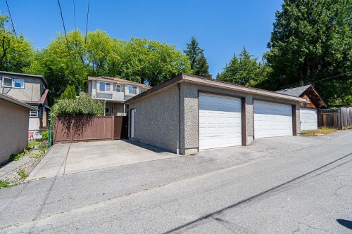 732 26Th Avenue W, Vancouver, BC 
