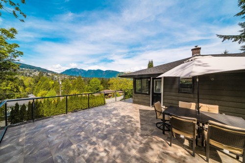 880 Jefferson Avenue, West Vancouver, BC 
