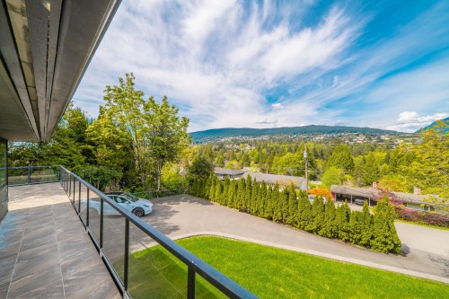 880 Jefferson Avenue, West Vancouver, BC 