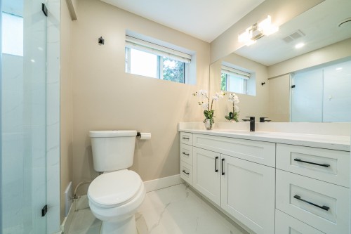 880 Jefferson Avenue, West Vancouver, BC 