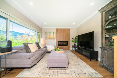 880 Jefferson Avenue, West Vancouver, BC 