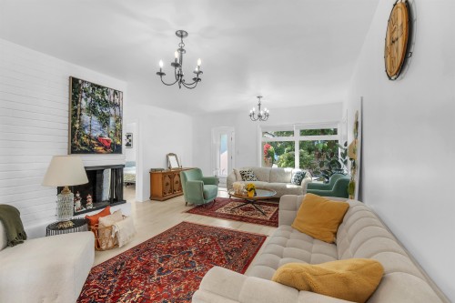 1698 Garden Avenue, North Vancouver, BC 
