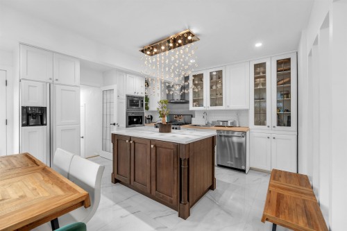 1698 Garden Avenue, North Vancouver, BC 