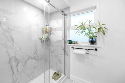 1698 Garden Avenue, North Vancouver, BC 
