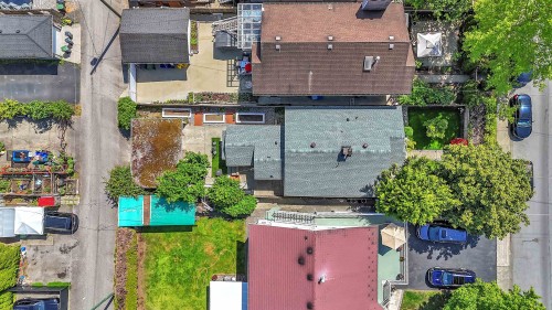 1698 Garden Avenue, North Vancouver, BC 