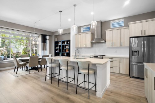 23193 113 Avenue, Maple Ridge, BC 