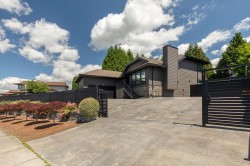 12060 202 Street  Maple Ridge, BC V2X 8X5