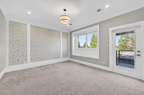 824 Chestnut Street, New Westminster, BC - Indoor Photo Showing Other Room