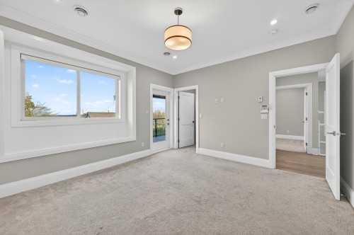 824 Chestnut Street, New Westminster, BC - Indoor Photo Showing Other Room