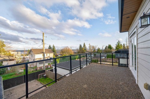 824 Chestnut Street, New Westminster, BC - Outdoor With Balcony With Exterior