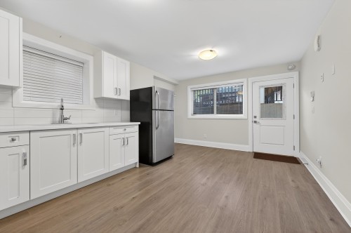824 Chestnut Street, New Westminster, BC - Indoor Photo Showing Kitchen