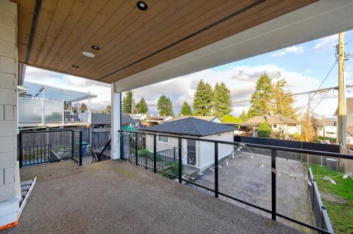 824 Chestnut Street, New Westminster, BC - Outdoor With Deck Patio Veranda With Exterior