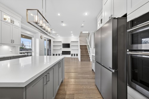 824 Chestnut Street, New Westminster, BC - Indoor Photo Showing Kitchen With Stainless Steel Kitchen With Upgraded Kitchen