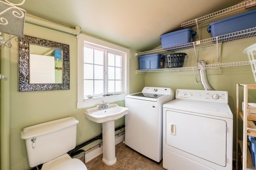 264 Queens Road W, North Vancouver, BC - Indoor Photo Showing Laundry Room