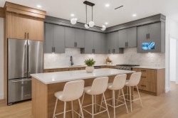 4-6176 Elgin Avenue Burnaby, BC V5H 3S4