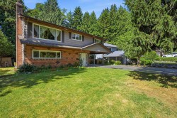 3693 Regent Avenue  North Vancouver, BC V7N 2C3