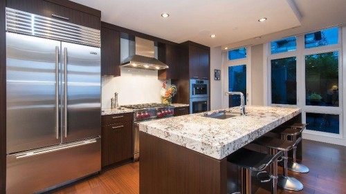 2551 Highgrove Mews, West Vancouver, BC 
