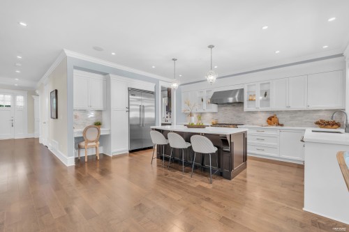 2213 Jefferson Avenue, West Vancouver, BC 