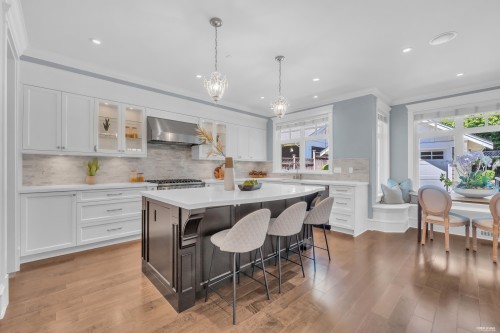 2213 Jefferson Avenue, West Vancouver, BC 