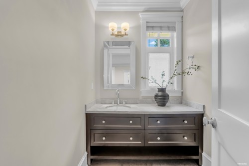 2213 Jefferson Avenue, West Vancouver, BC 