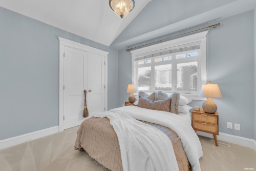 2213 Jefferson Avenue, West Vancouver, BC 