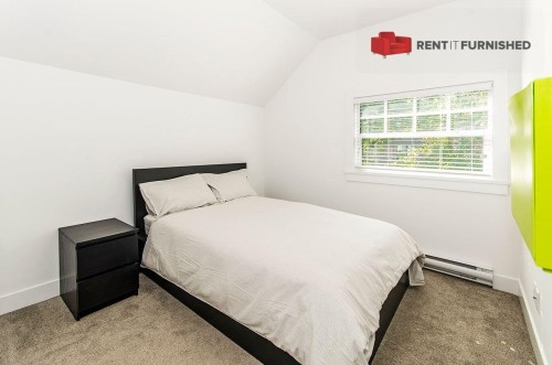 930 15Th Avenue W, Vancouver, BC 