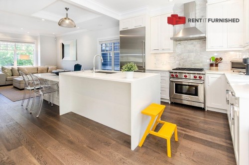 930 15Th Avenue W, Vancouver, BC 