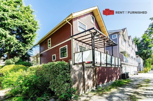 930 15Th Avenue W, Vancouver, BC 