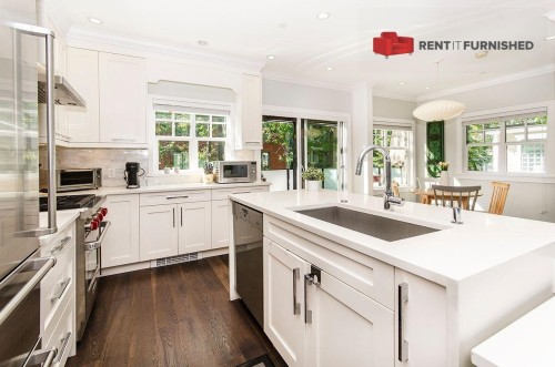 930 15Th Avenue W, Vancouver, BC 