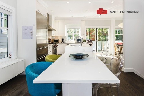 930 15Th Avenue W, Vancouver, BC 