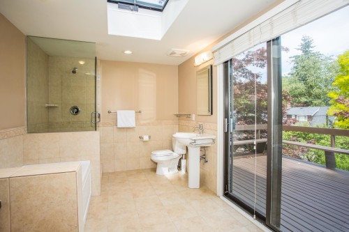 3877 Broadway W, Vancouver, BC 