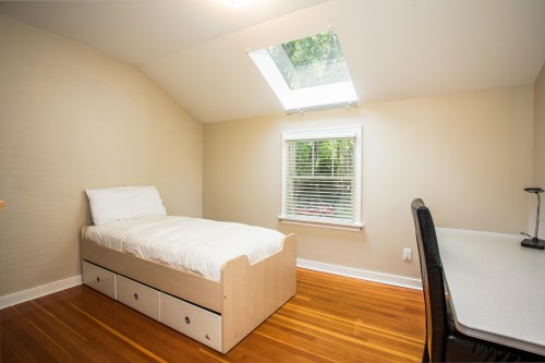 3877 Broadway W, Vancouver, BC 