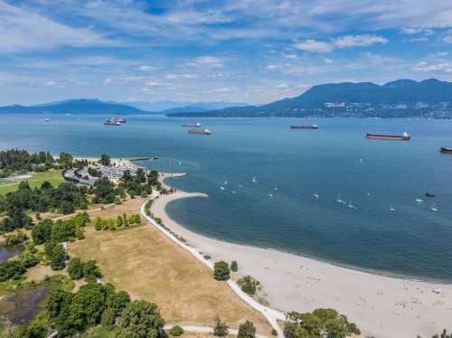 3877 Broadway W, Vancouver, BC 