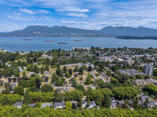 3877 Broadway W, Vancouver, BC 