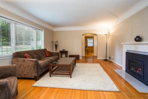 3877 Broadway W, Vancouver, BC 